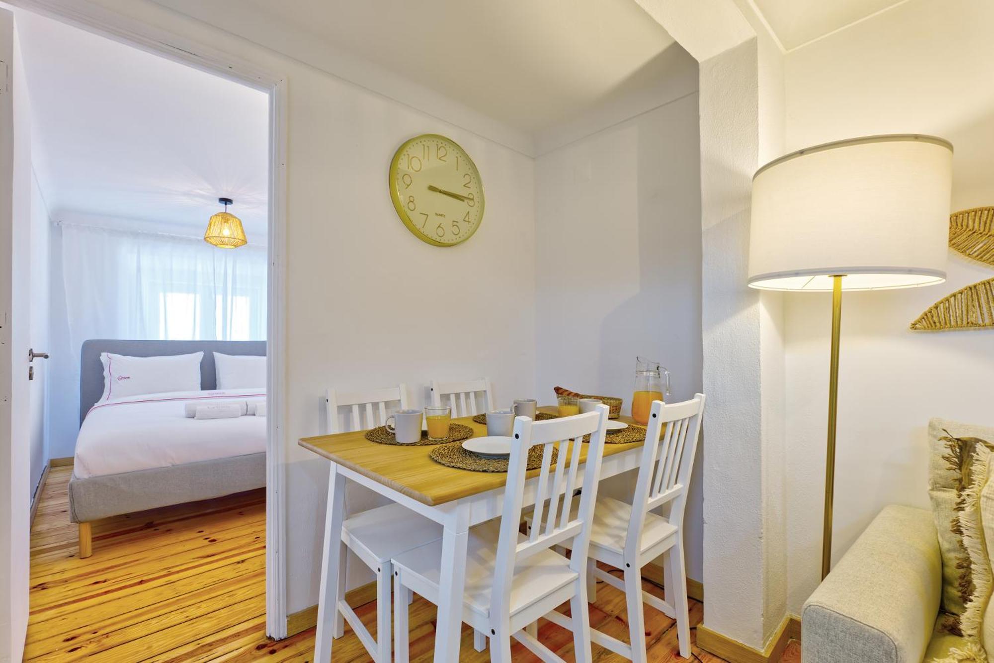 New! Family On The Walls Of Apartment *